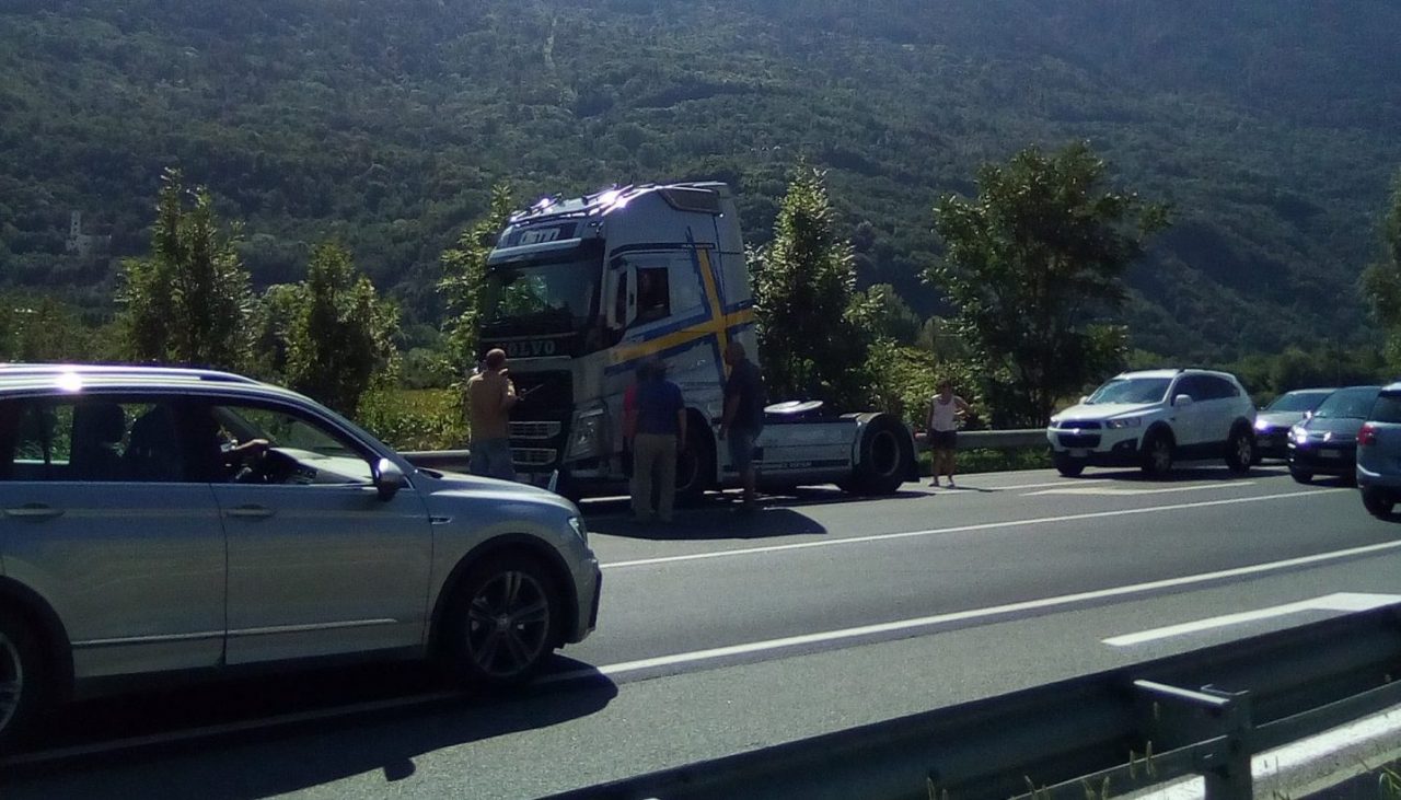 Bianzone, incidente davanti all’Iperal