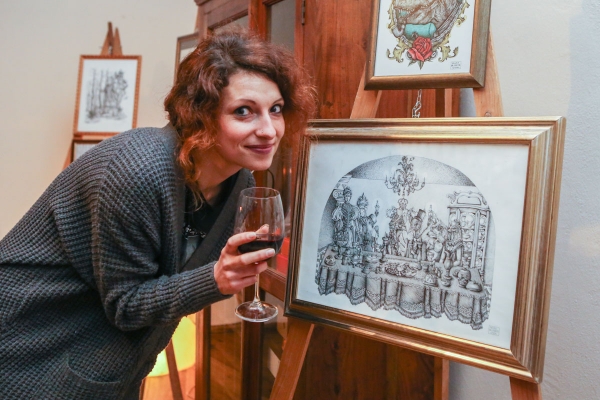 Tre donne Selvadeghe in mostra