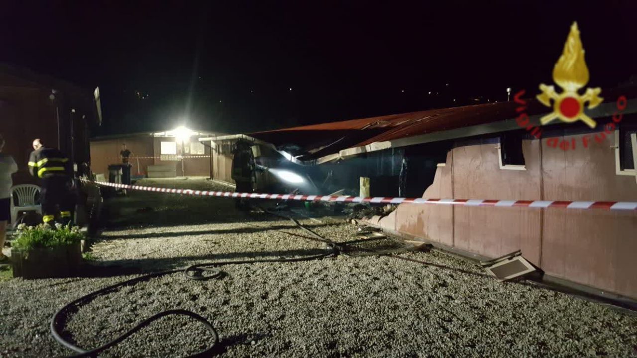 Incendio al canile Valbasca: morti 4 cani