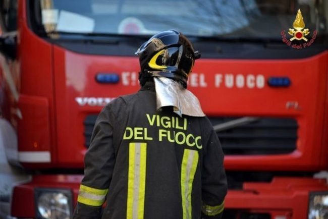 Frane, doppio intervento per i vigili del fuoco