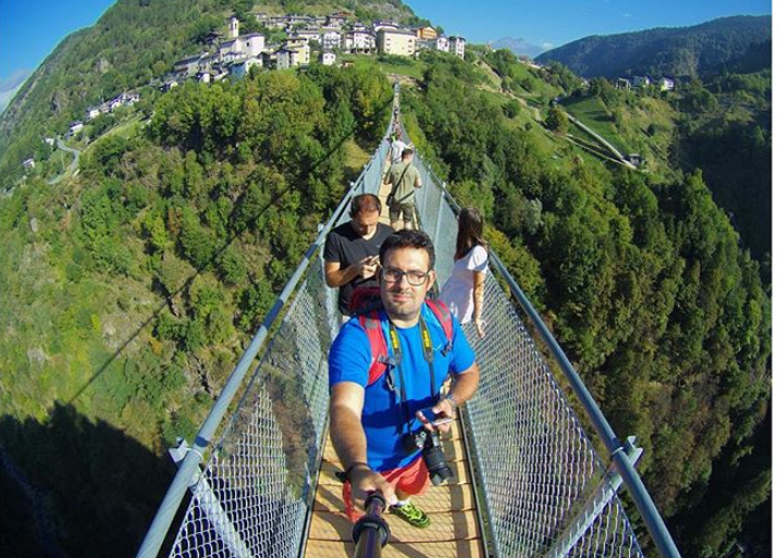 Il selfie è d’obbligo sul Ponte nel Cielo FOTO e VIDEO