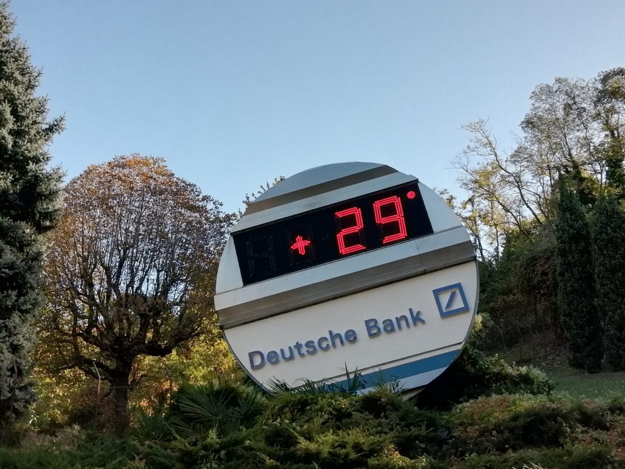A Lecco tutti pazzi per il vento caldo, tintarella come d’estate FOTO