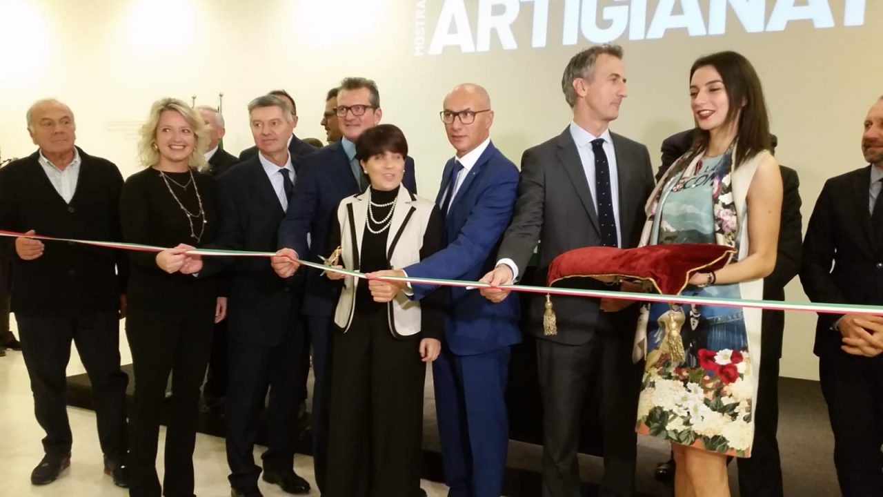Lariofiere taglio del nastro per la 45^ Mostra dell’Artigianato FOTO e VIDEO