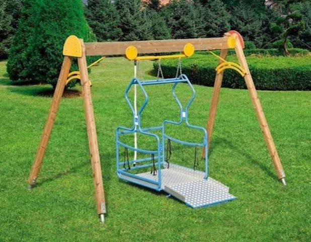 A Cernobbio raccolta fondi per regalare un’altalena ai bambini disabili