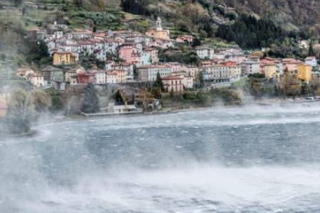 Ci risiamo: allerta meteo per vento forte