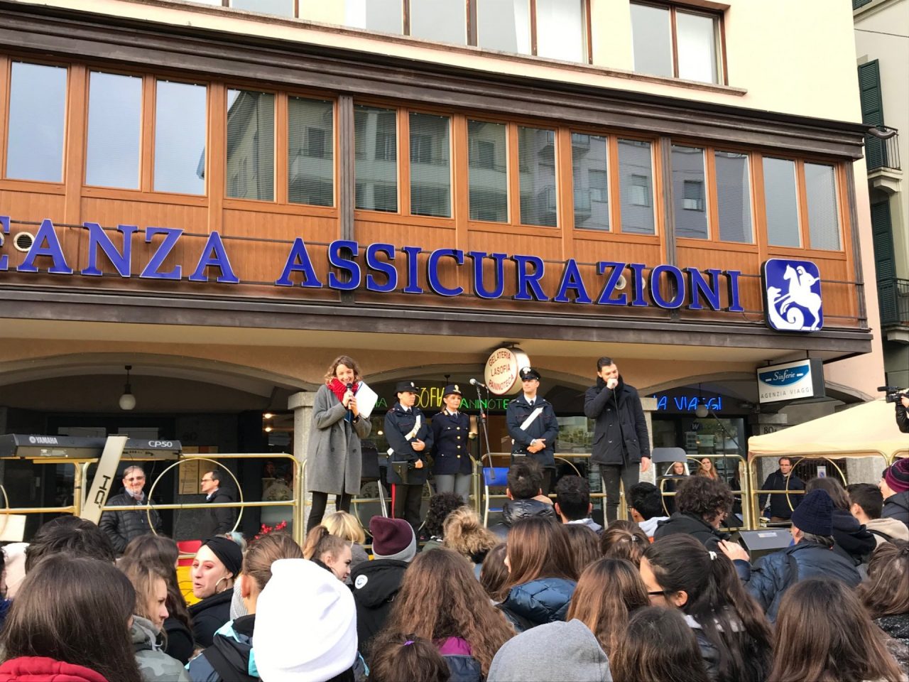 Musica in piazzale Bertacchi contro la violenza