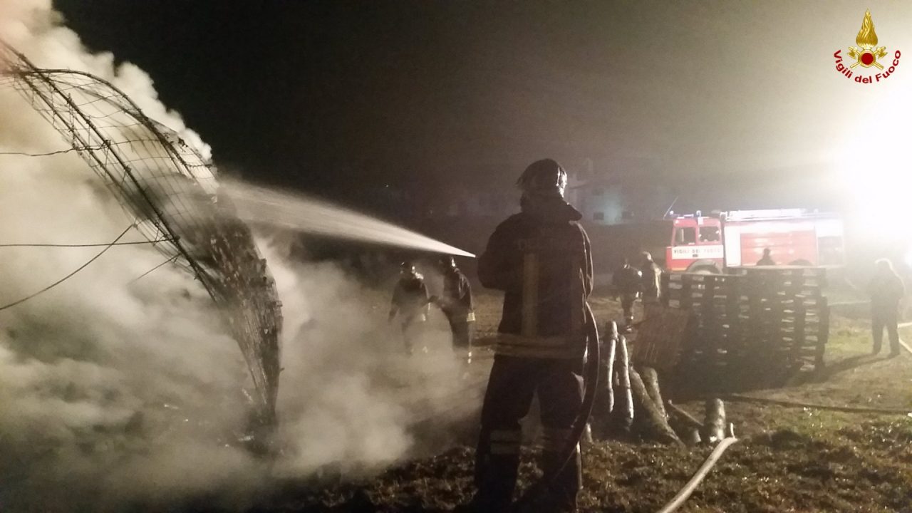 Grosso incendio a Lovero