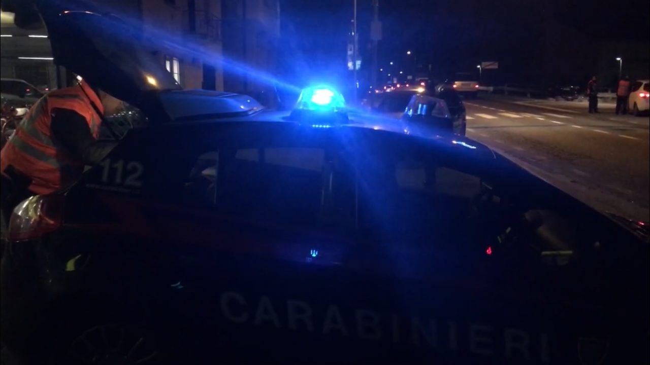 Tenta di espatriare con un’auto rubata, immigrato arrestato al confine