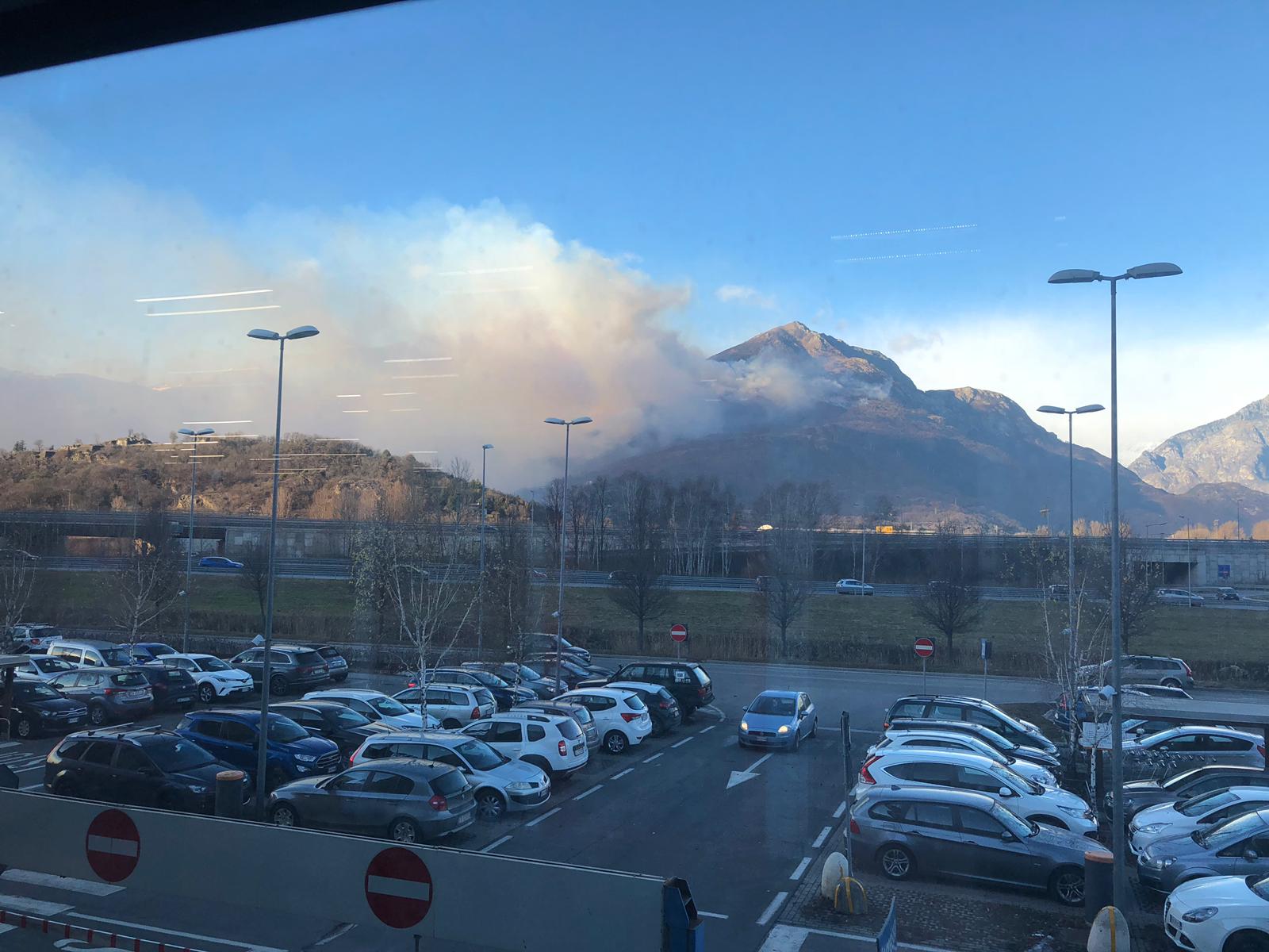 incendio sul Lago di Como (3)
