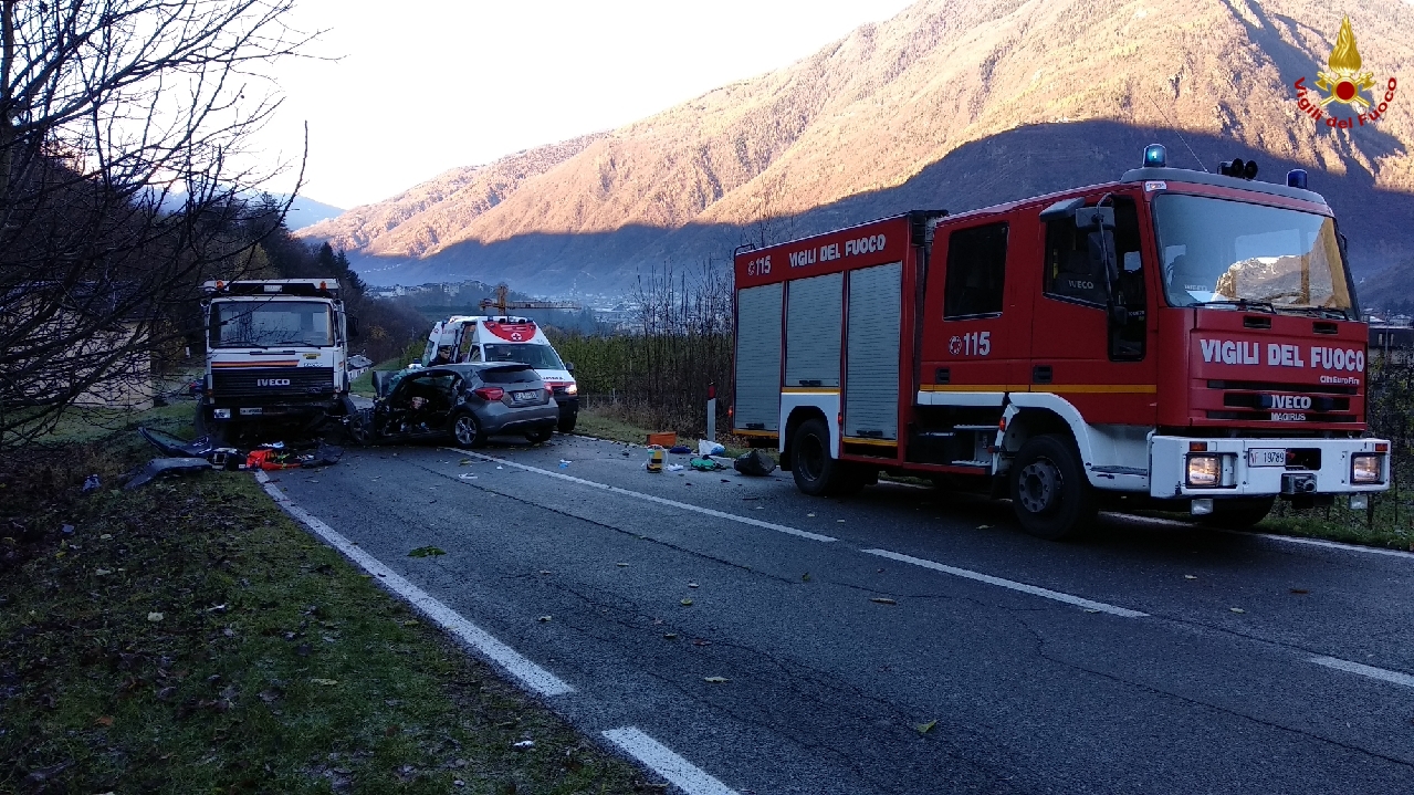 Incidente sulla panoramica, 23enne grave all’ospedale