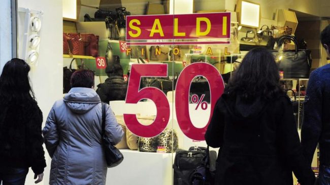 Anticipato l’inizio dei saldi