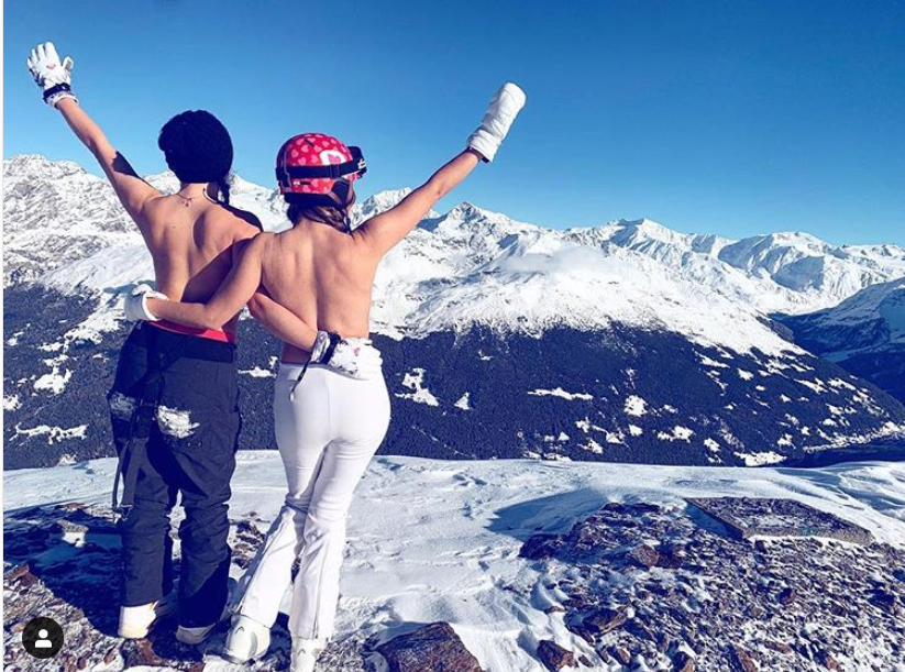 In topless sulle piste, la nuova tendenza in Alta Valle FOTO