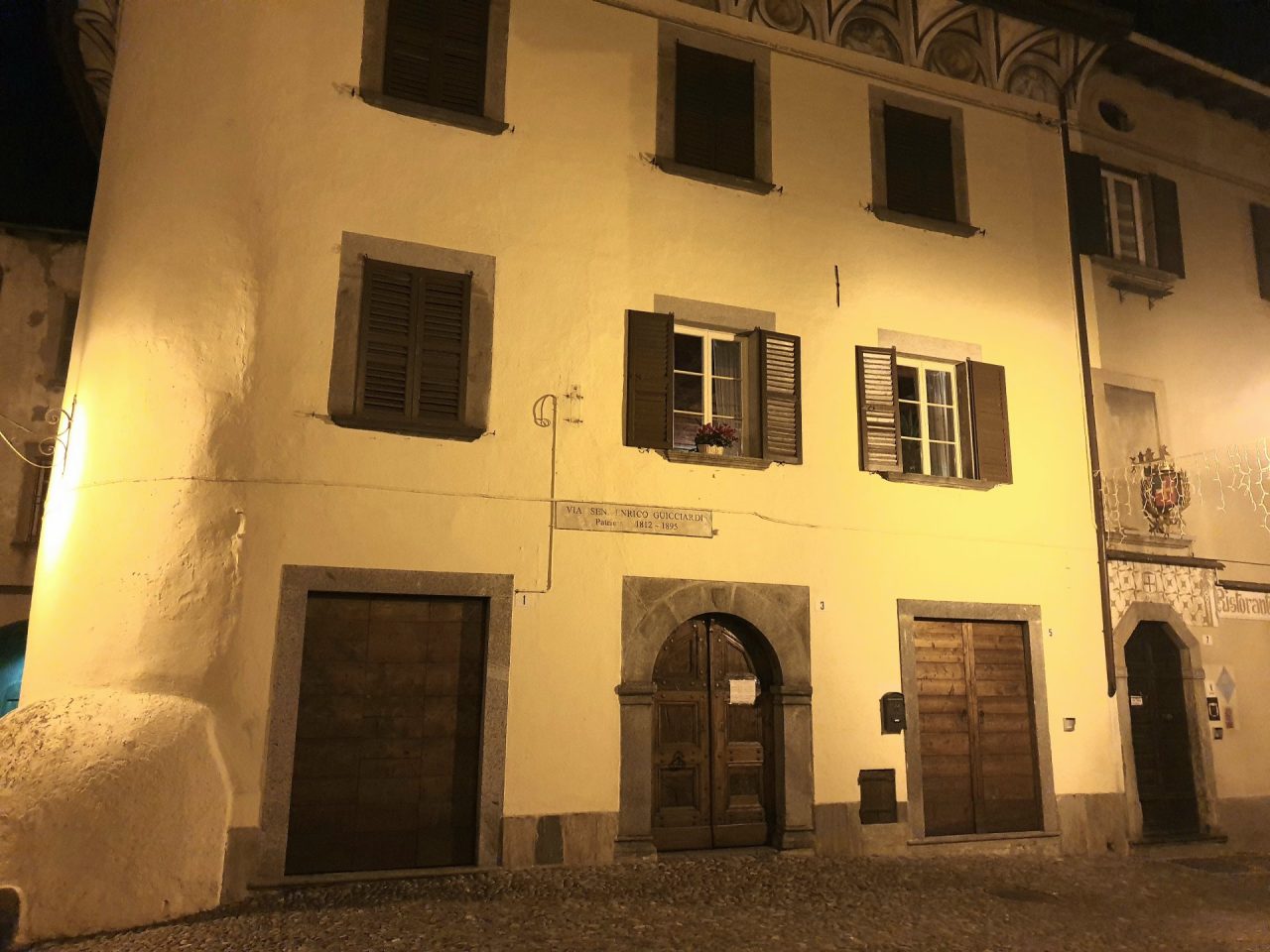 Dopo quasi 200 anni chiude la farmacia Garlaschelli