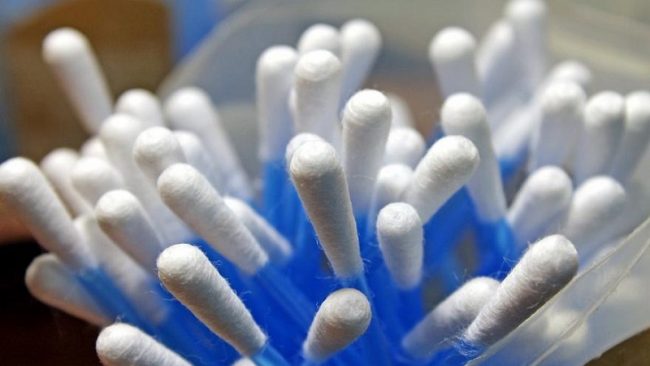Stop ai cotton fioc di plastica
