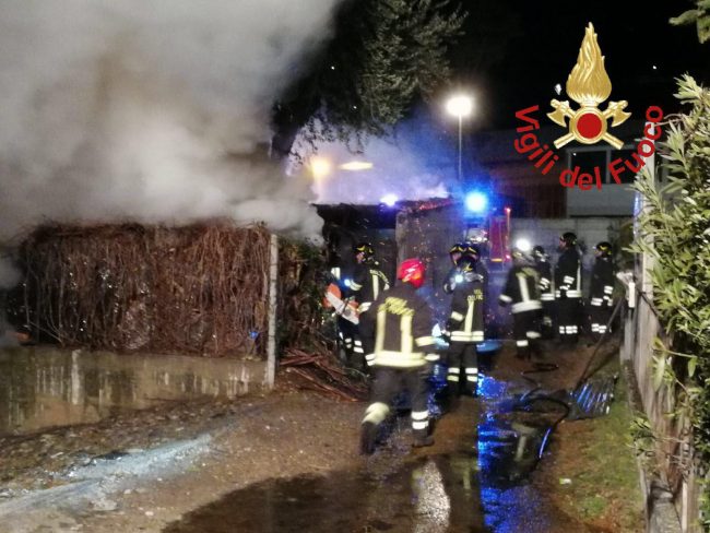 Incendio a Domaso: in fiamme l’azienda florovivaistica