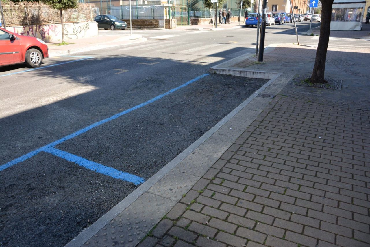 La sosta sulle strisce blu si paga anche con Telepass