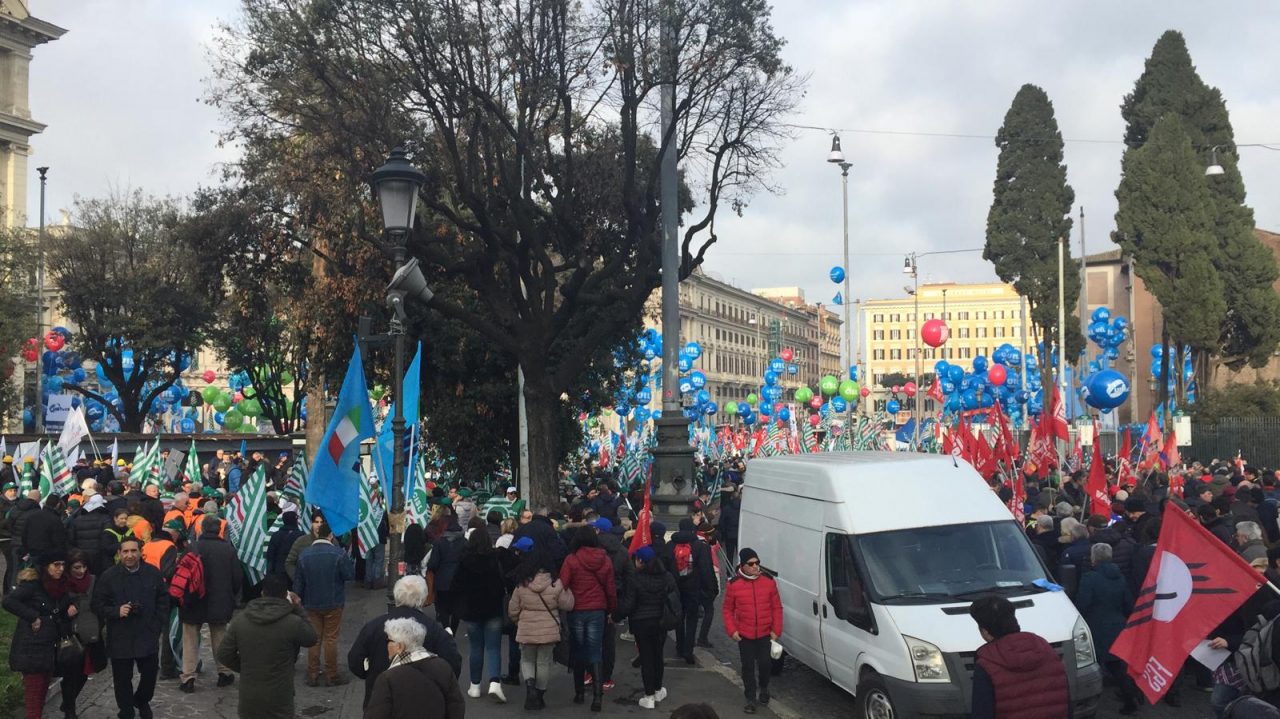 Sindacati uniti in piazza a Roma: in centinaia da Sondrio VIDEO