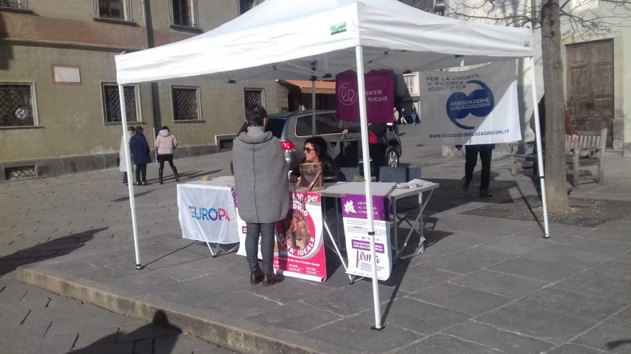 In Valtellina la raccolta firme per “Aborto al sicuro”