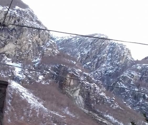 Allarme a Cataeggio, frana si stacca sopra la scuola