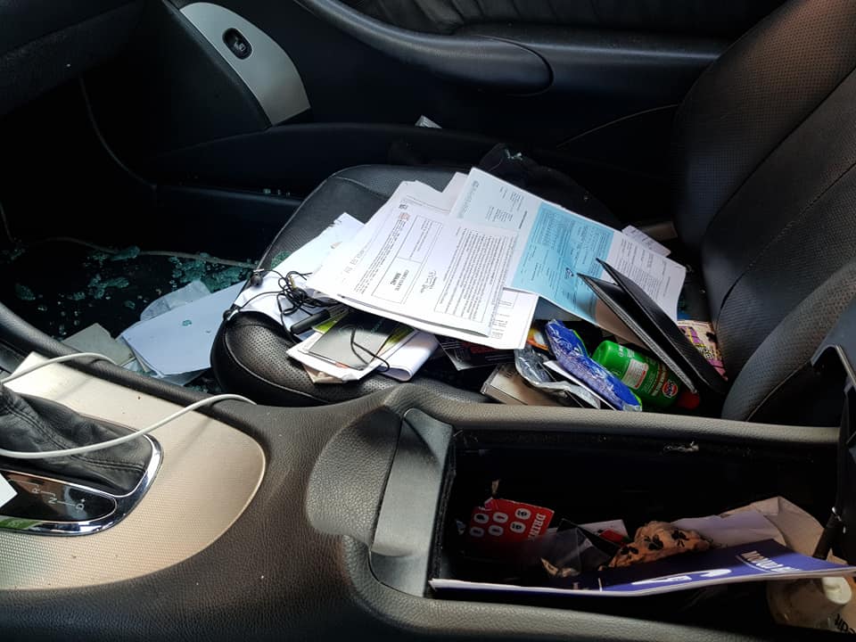 Auto sfasciate dai ladri a Colico
