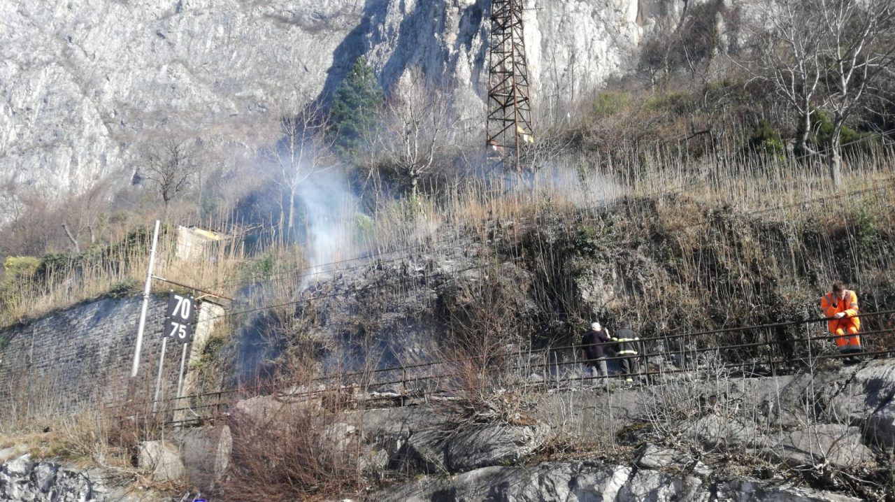 Incendio sulla Tirano-Milano, Trenord: “nessuna anomalia ai freni”