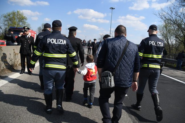 Terrore sul bus dei bambini: voleva fare una strage