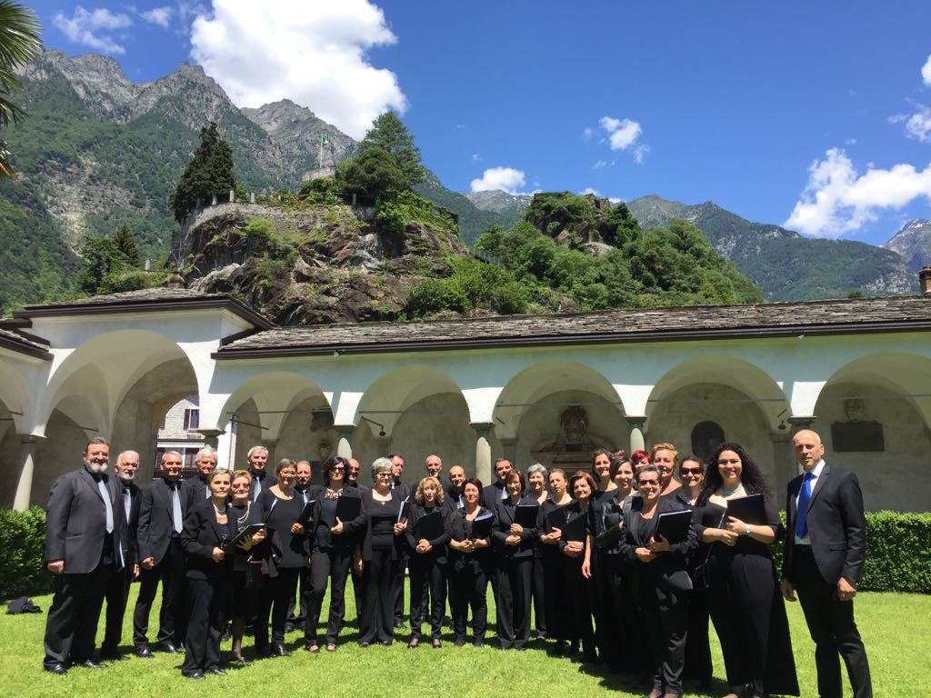 Il Coro Polifonico Siro Mauro presenta O CRUX, AVE
