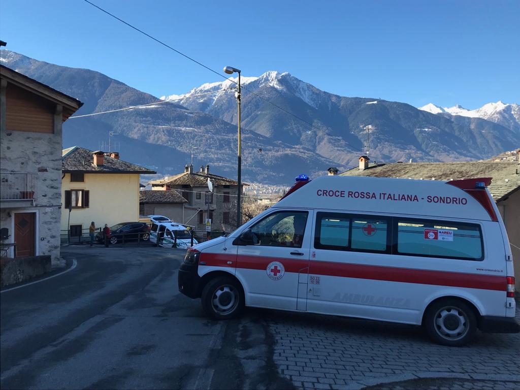 Anziana travolta da un’auto, è gravissima