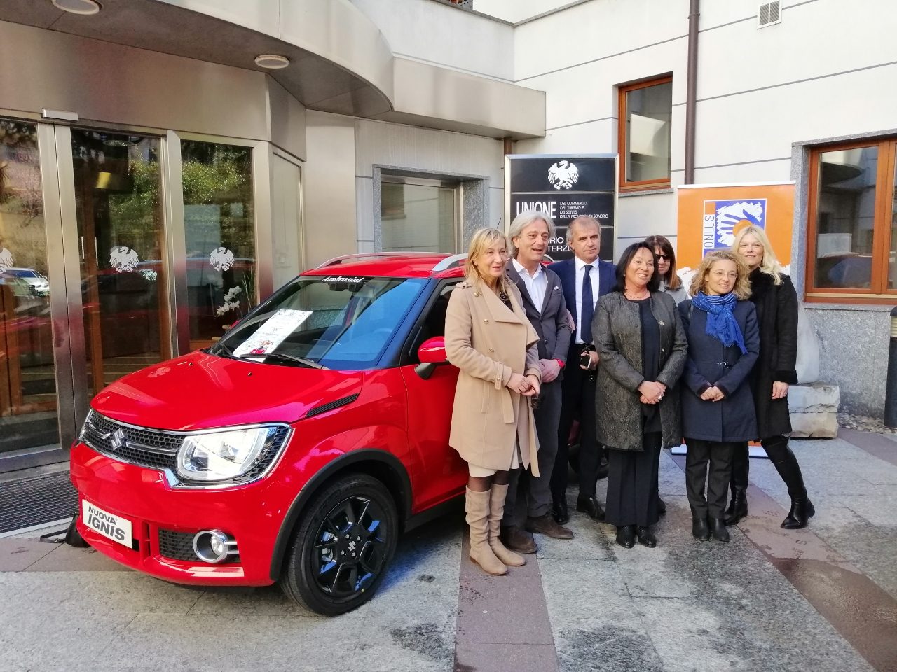 Consegnato il primo premio della Lotteria di Natale a Sondrio