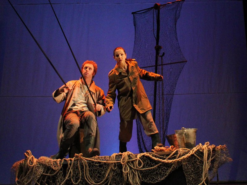 “Pescatori di stelle” al Sociale per i bimbi