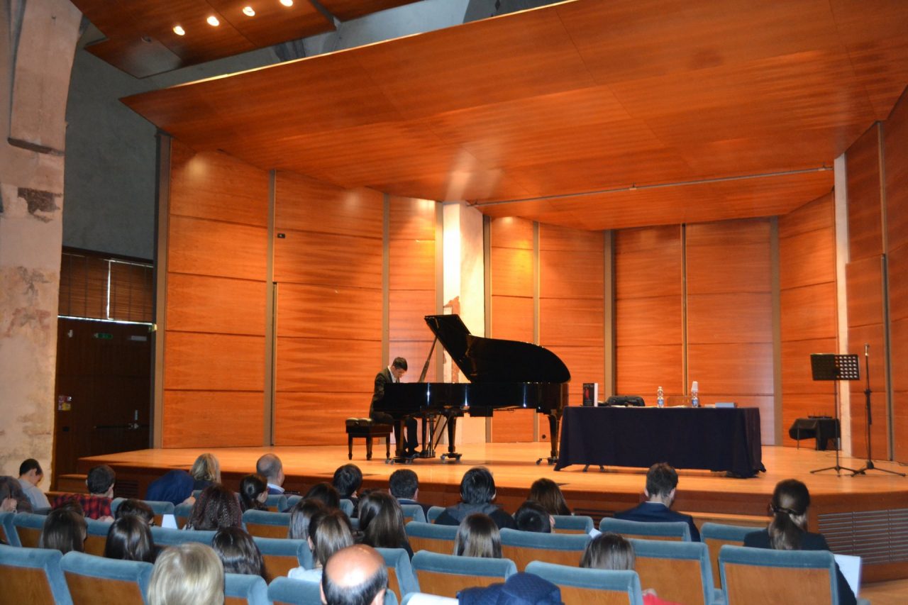 Una speciale lezione-concerto incanta gli studenti a Morbegno