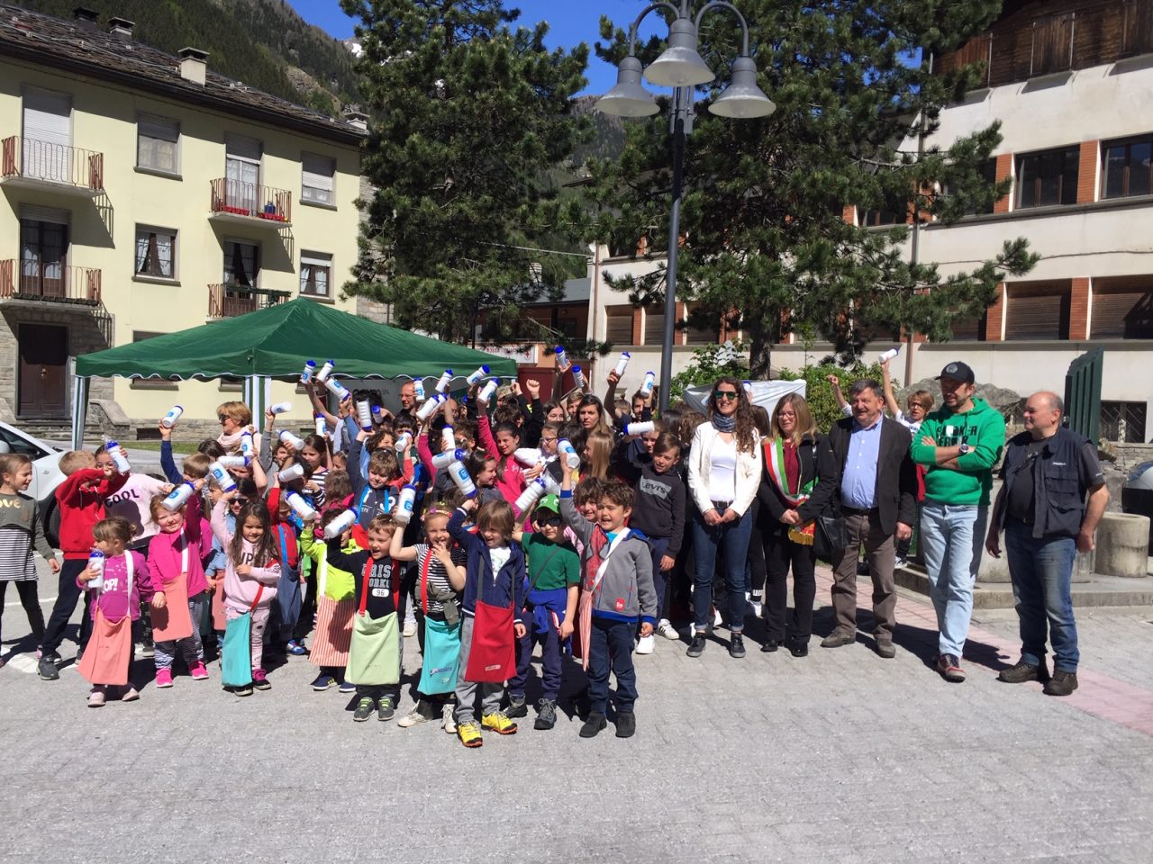 Alunni di Campodolcino testimonial nella lotta contro la plastica