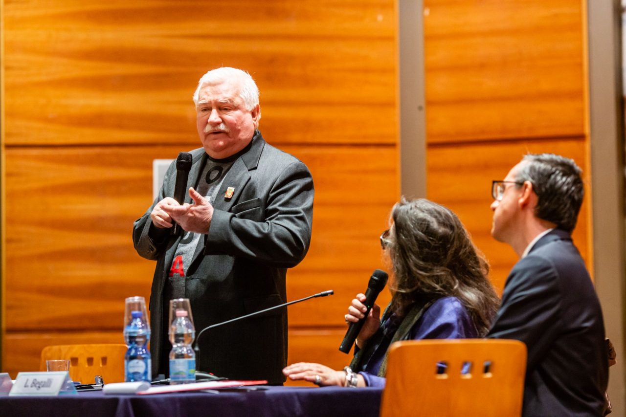 Walesa: “Ragazzi avete il compito di riorganizzare l’Europa”