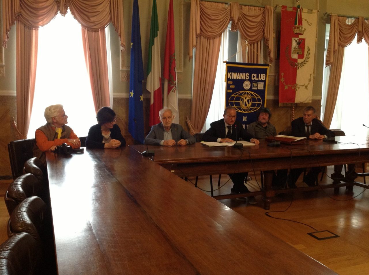 Da Kiwanis e Lions 4200 euro all’Associazione Bianco