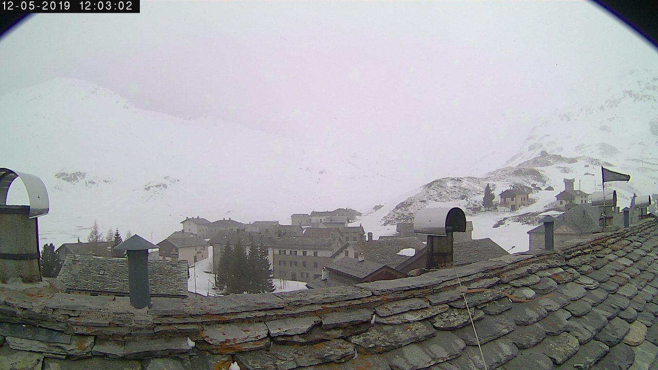 Chiusa la Statale 36 per bufera di neve