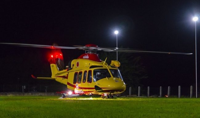 Auto ribaltata sulla Statale 36, una donna ferita gravemente