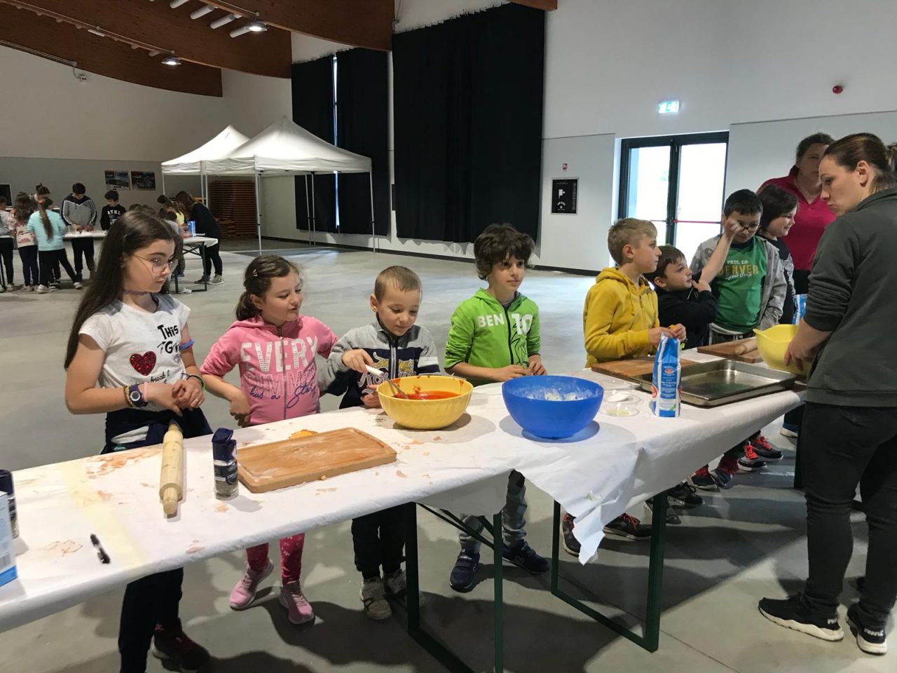 Bimbi a scuola senza zaino