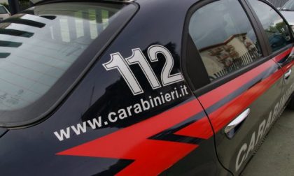 Sesso in auto in pieno giorno: multati dai carabinieri