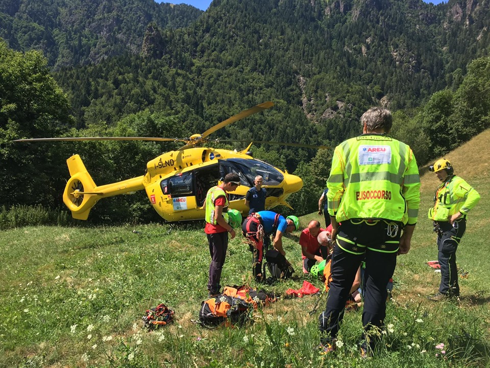 Scout rischia di cadere nel precipizio: salvato con altri 6 compagni dal Soccorso Alpino FOTO