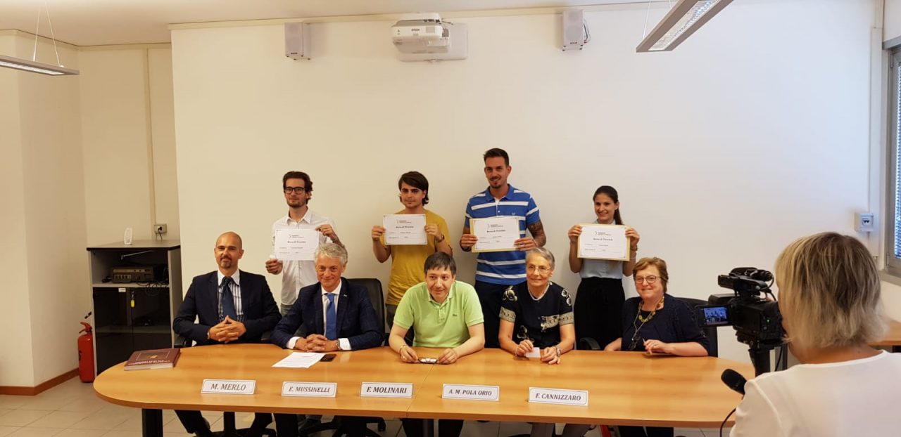 Consegnate borse di tirocinio a laureandi e laureati