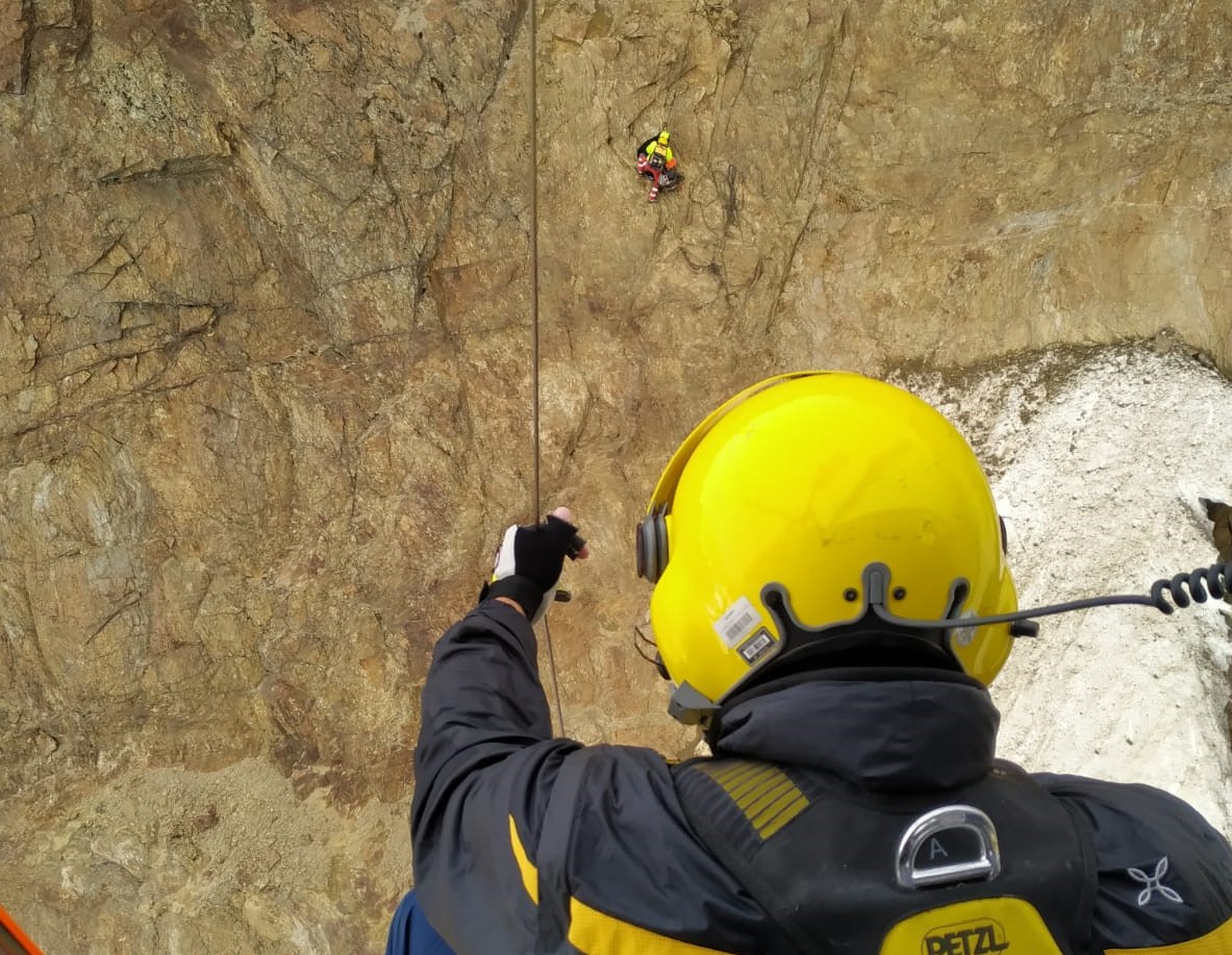 Sbagliano strada e restano bloccati, salvati due alpinisti in Valfurva