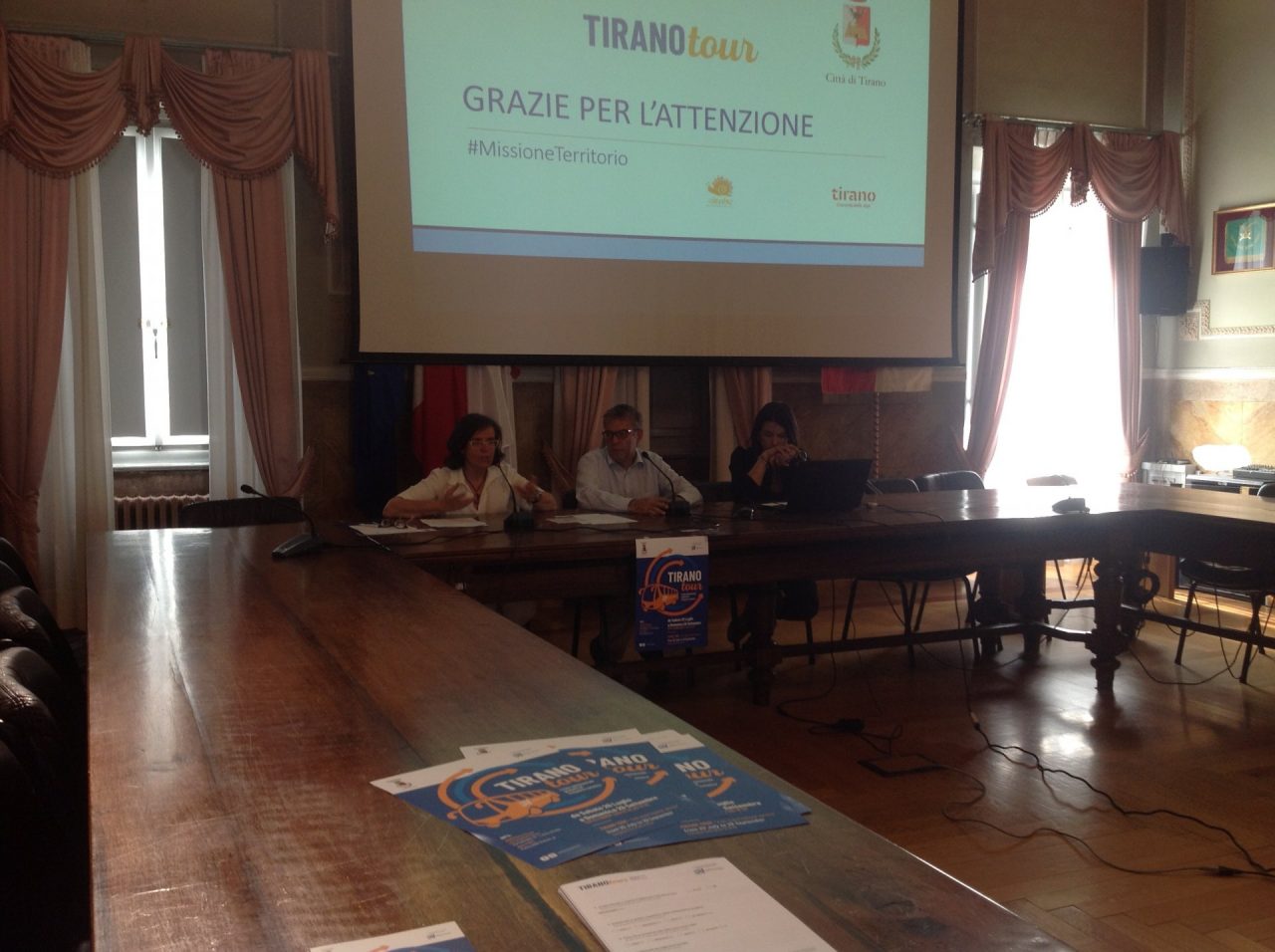 Via al servizio Tirano Tour