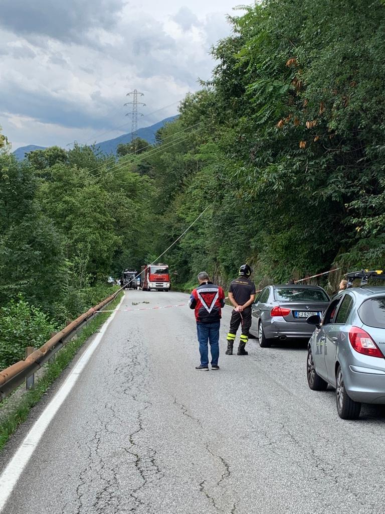 Paralizzata la strada della Valgerola per la caduta di un cavo dell’alta tensione