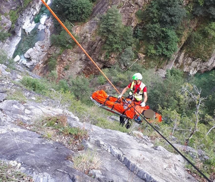 Salvataggio difficile per un turista in Val Bodengo