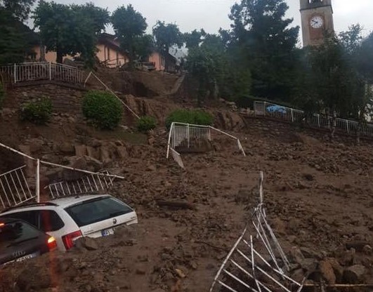 Grossa frana in Valsassina: evacuate 80 persone FOTO VIDEO