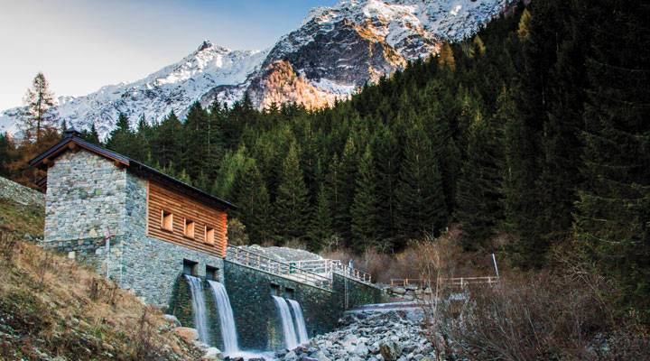 Idroelettrico, gli svizzeri fanno shopping in Valtellina