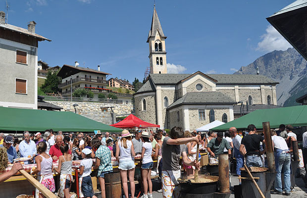 Sagra del Persighin a Oga