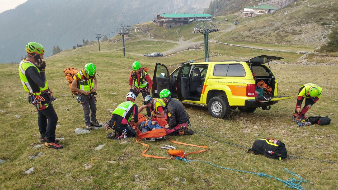 Ferita in montagna, il video incredibile del salvataggio