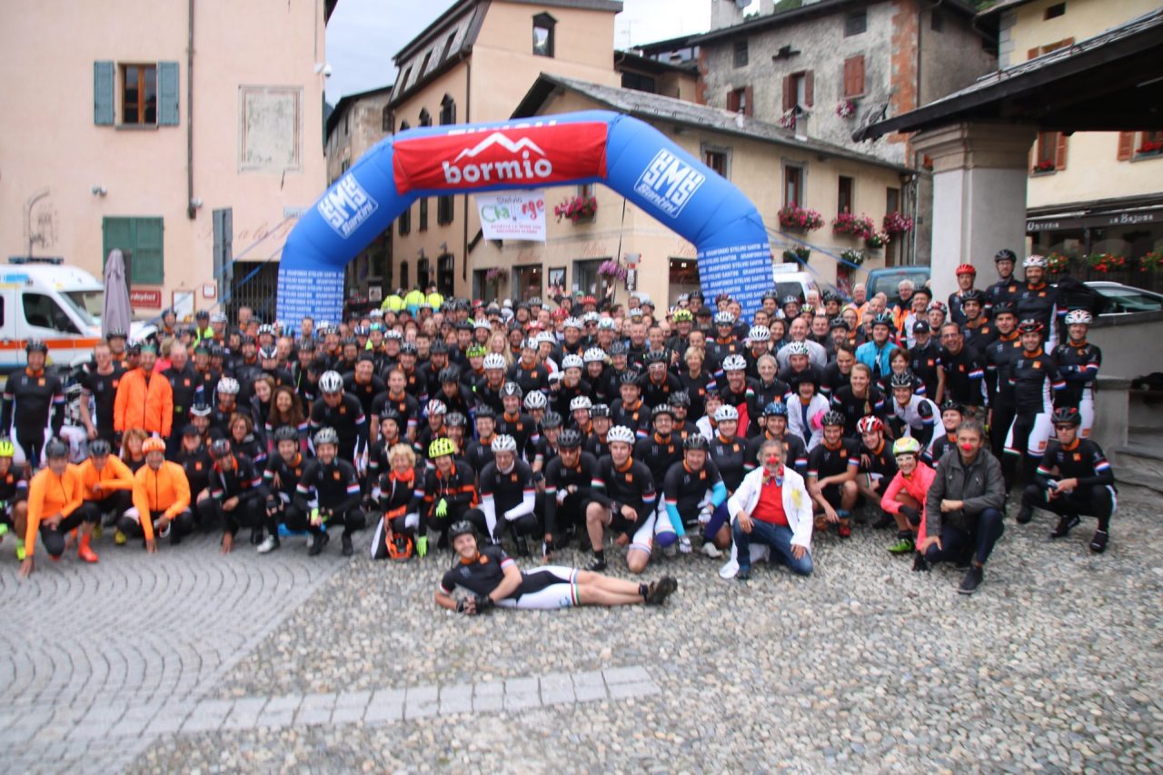 In bici per solidarietà: successo per la Stelvio Challenge VIDEO