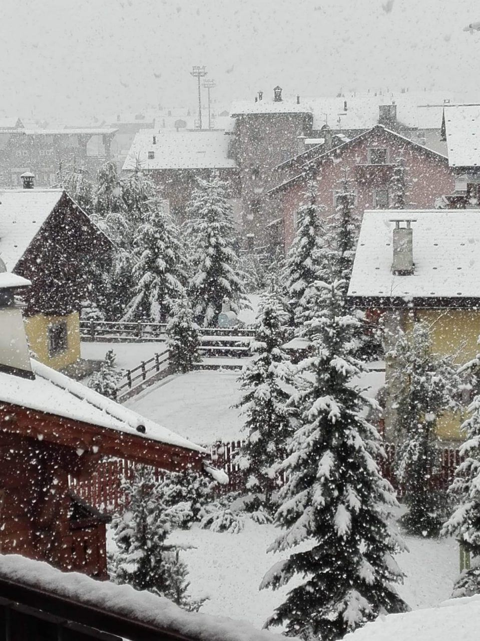 La neve fa capolino in Valtellina